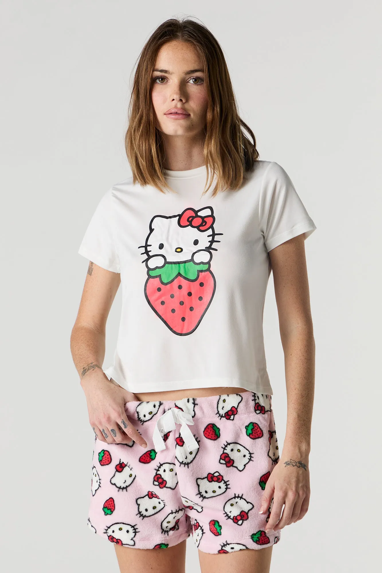 Ensemble pyjama avec t-shirt et short en peluche à imprimé Hello Kitty & Friends