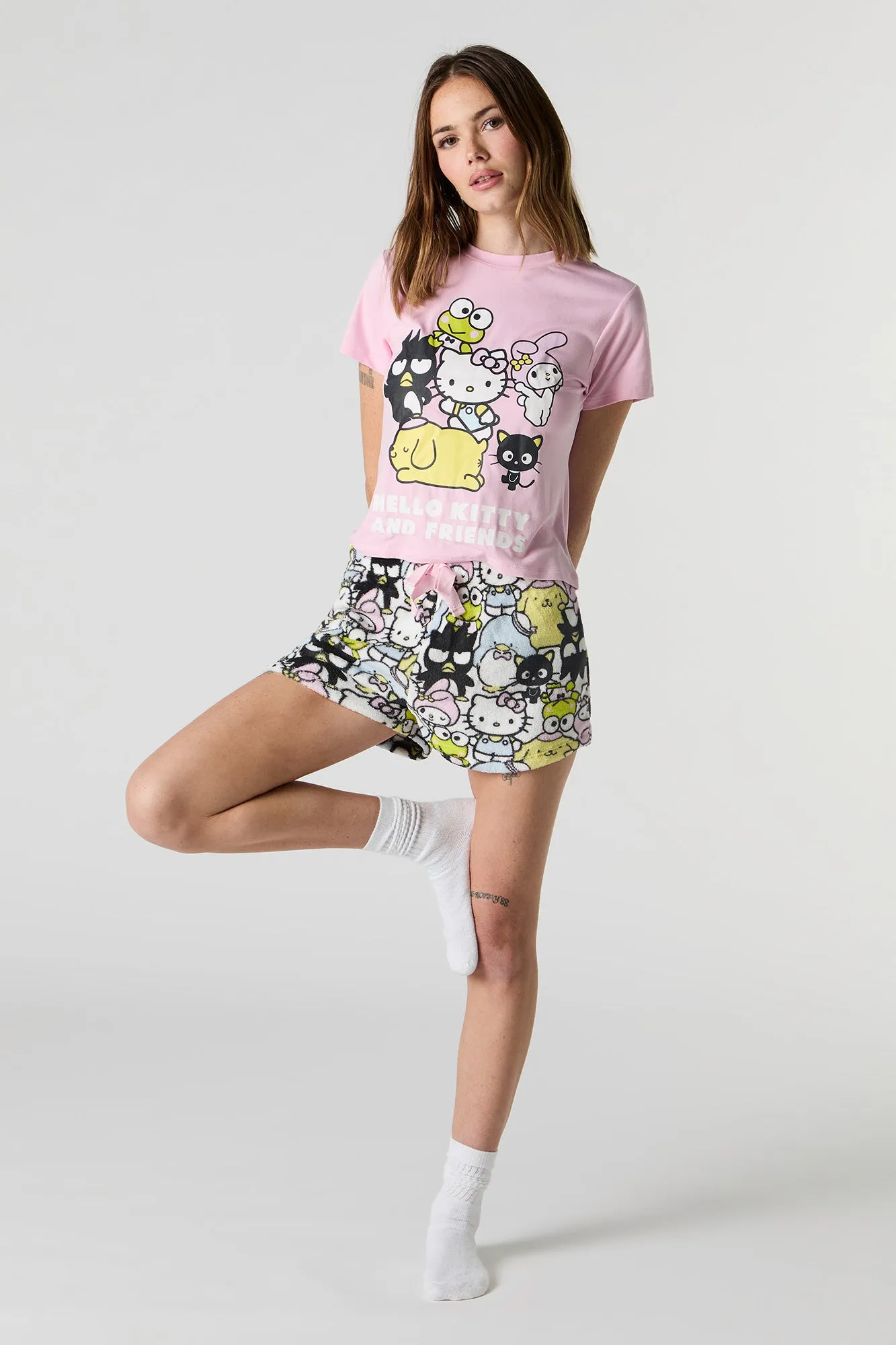 Ensemble pyjama avec t-shirt et short en peluche à imprimé Hello Kitty & Friends