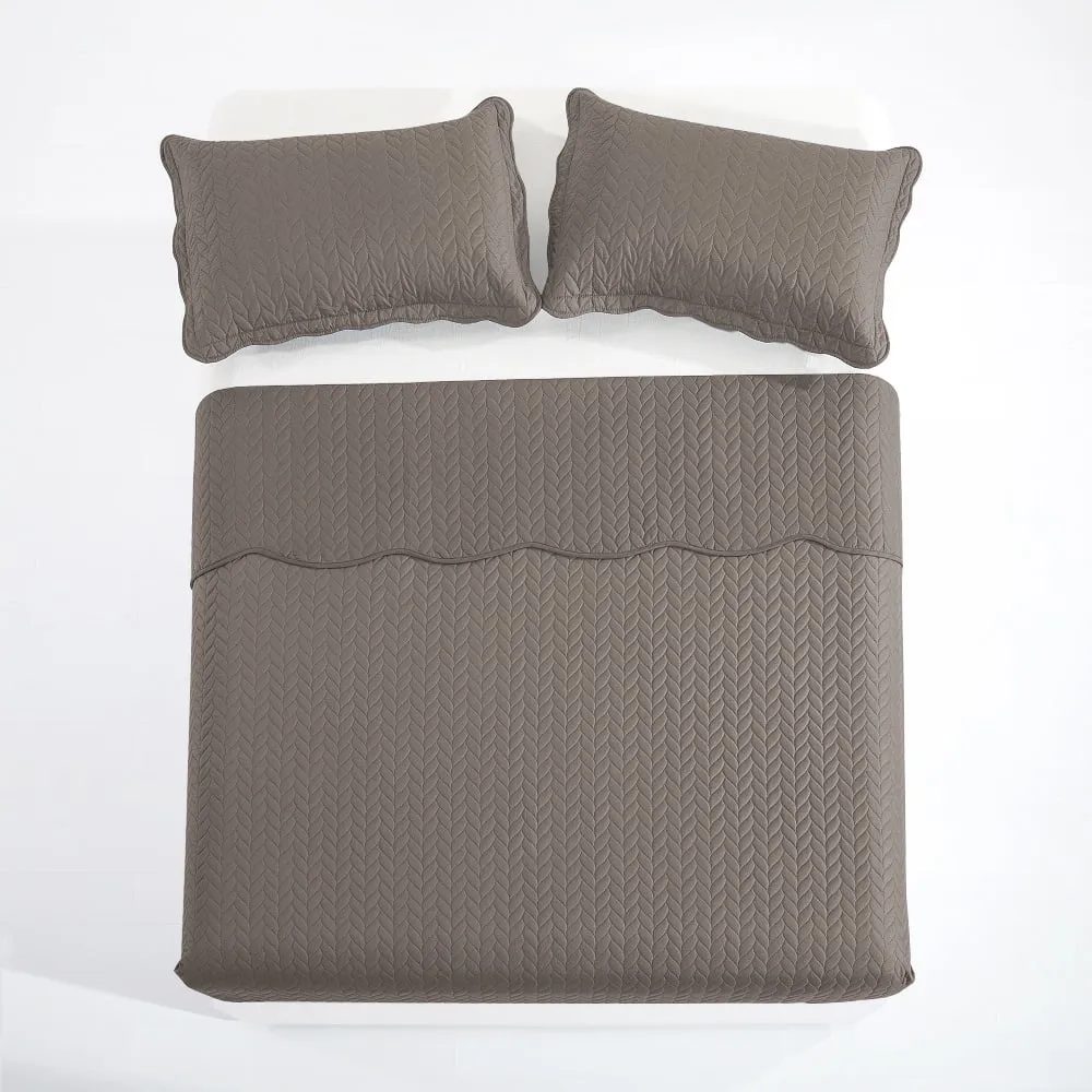IR Imperial Rooms 3-Piece King Size Quilt Soft Bedspread Set Reversible with 2 Shams, Beige - Machine Washable