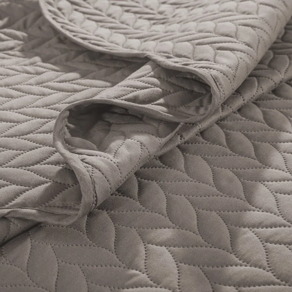 IR Imperial Rooms 3-Piece King Size Quilt Soft Bedspread Set Reversible with 2 Shams, Beige - Machine Washable