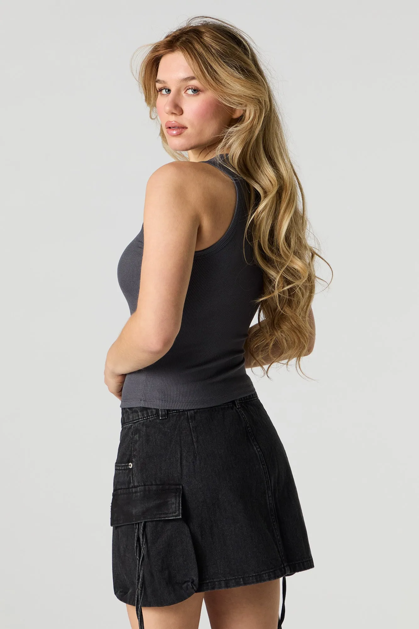 Minijupe cargo en denim avec poches multiples
