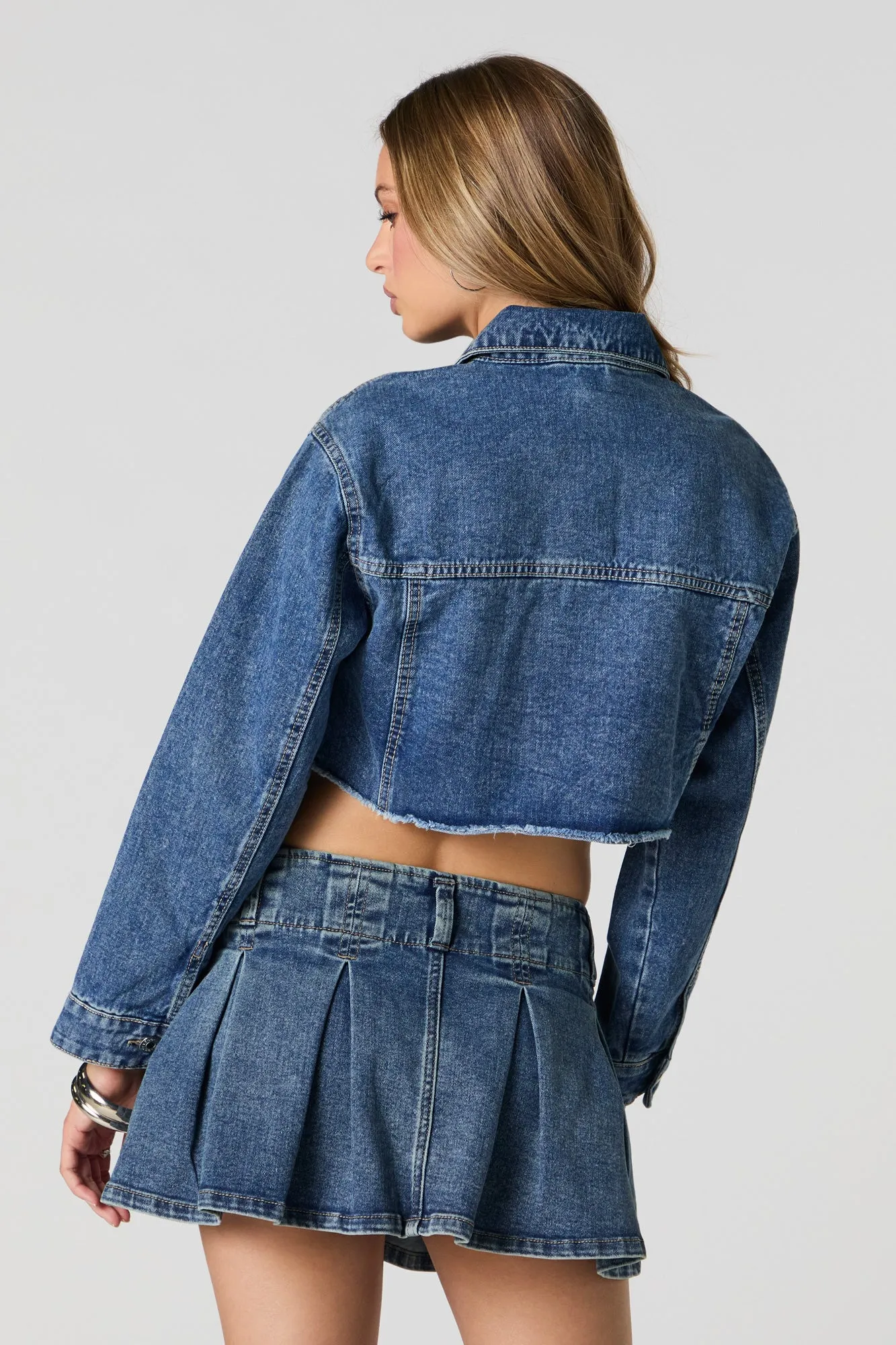 Minijupe-short plissée en denim avec ceinture