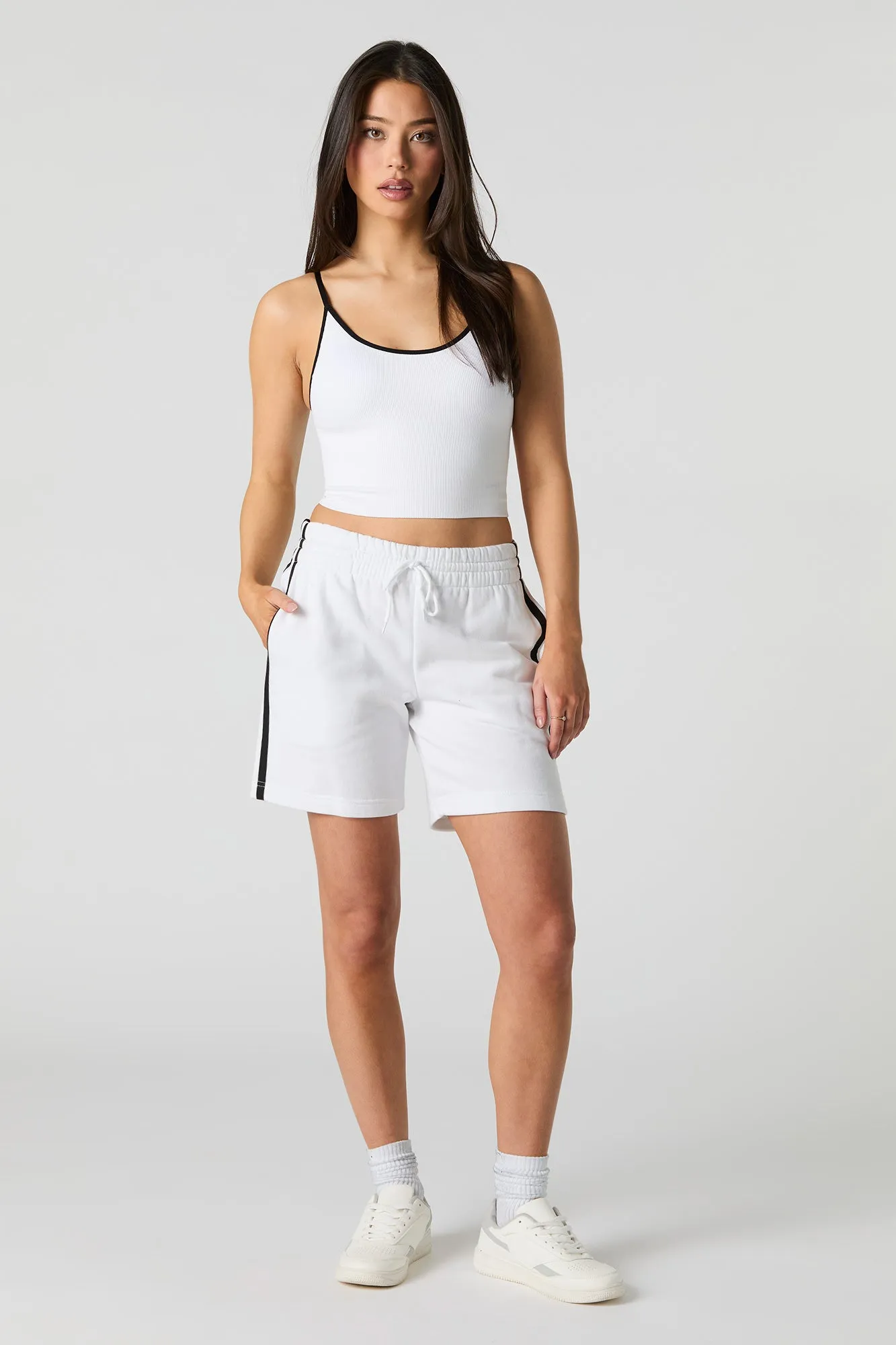 Short Active en molleton avec rayures latérales