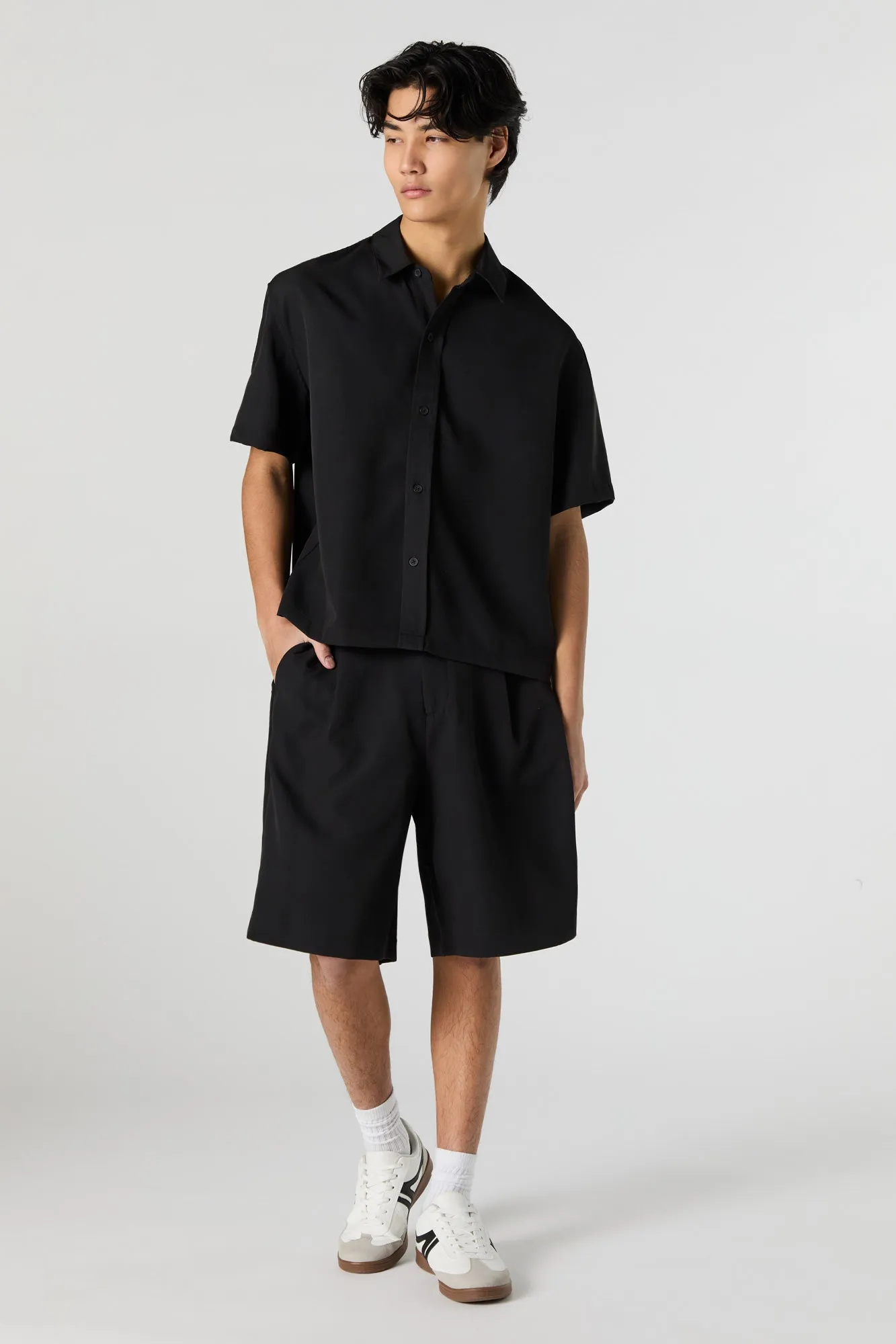 Short ajusté plissé
