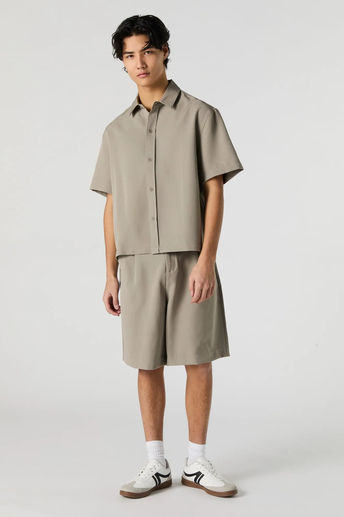 Short ajusté plissé