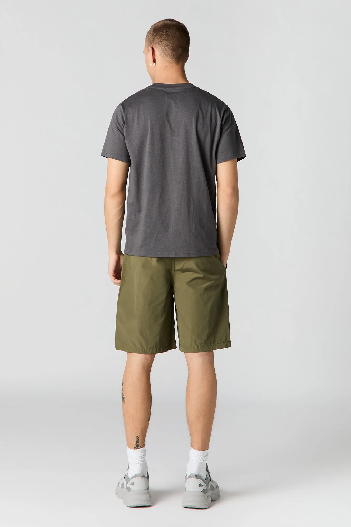 Short cargo avec poches à fermeture à glissière et taille coulissante
