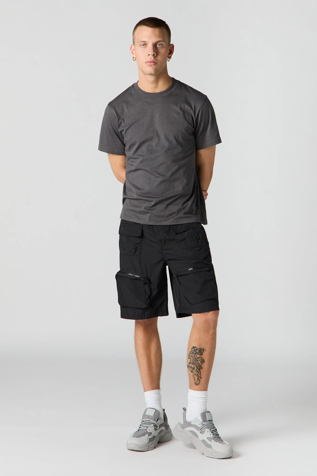 Short cargo avec poches à fermeture à glissière et taille coulissante