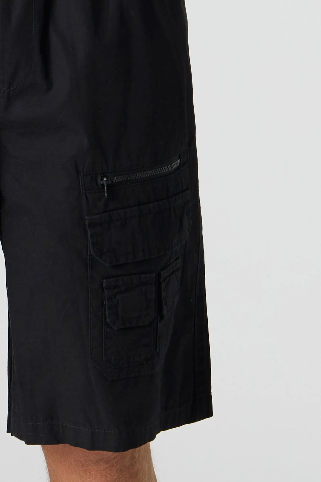 Short cargo avec poches à fermeture à glissière et taille coulissante