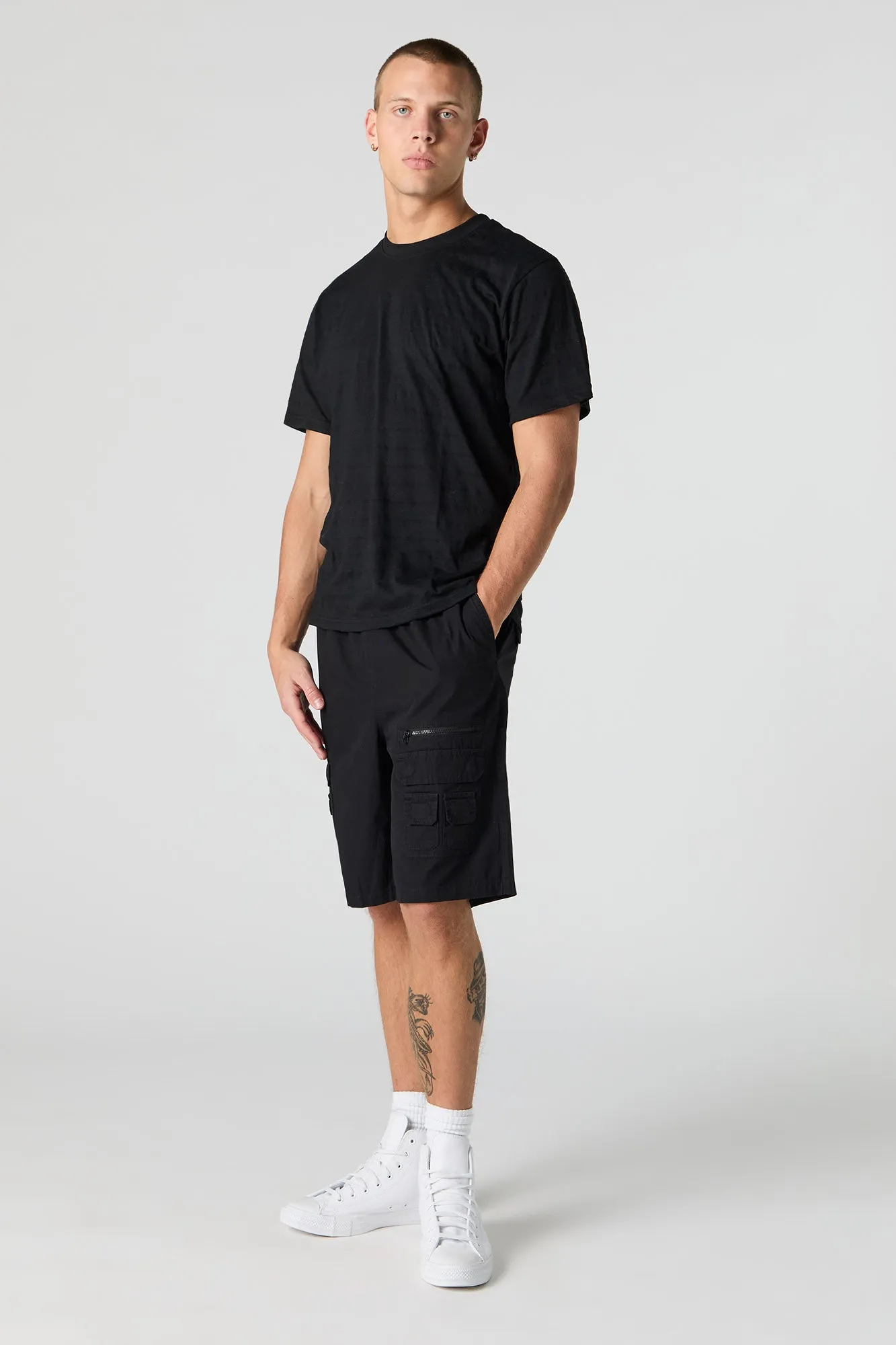 Short cargo avec poches à fermeture à glissière et taille coulissante