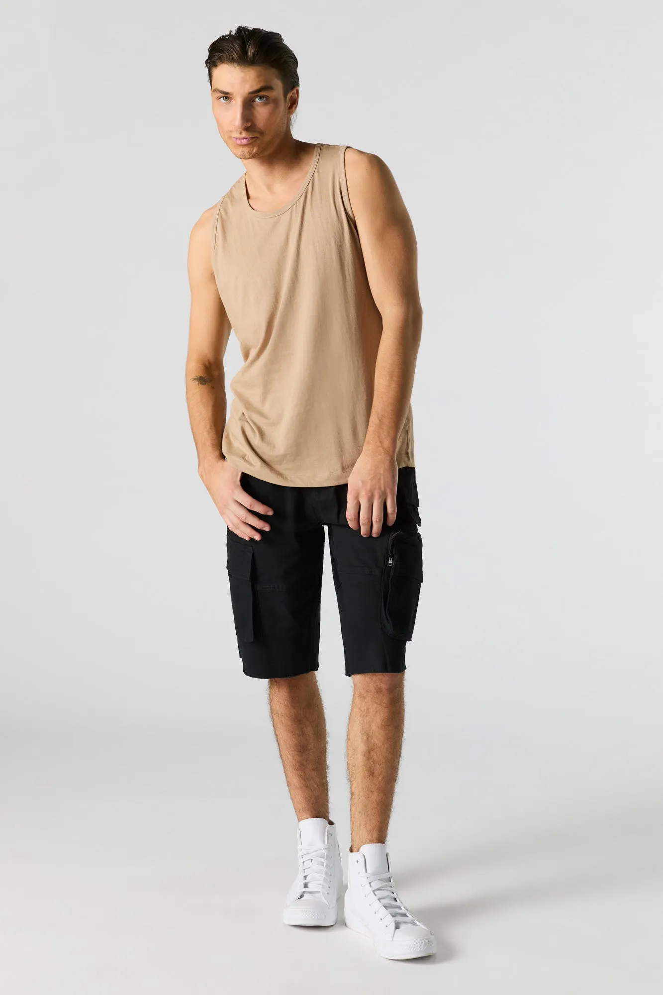 Short cargo avec poches multiples