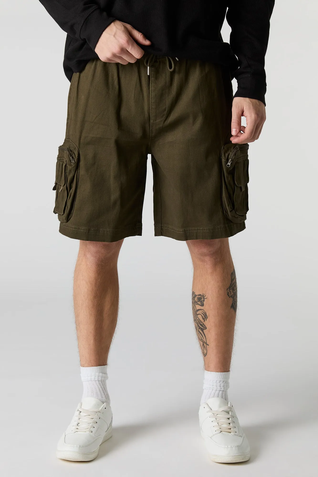 Short cargo avec poches multiples