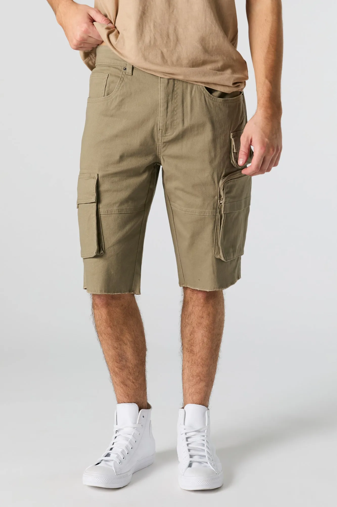 Short cargo avec poches multiples