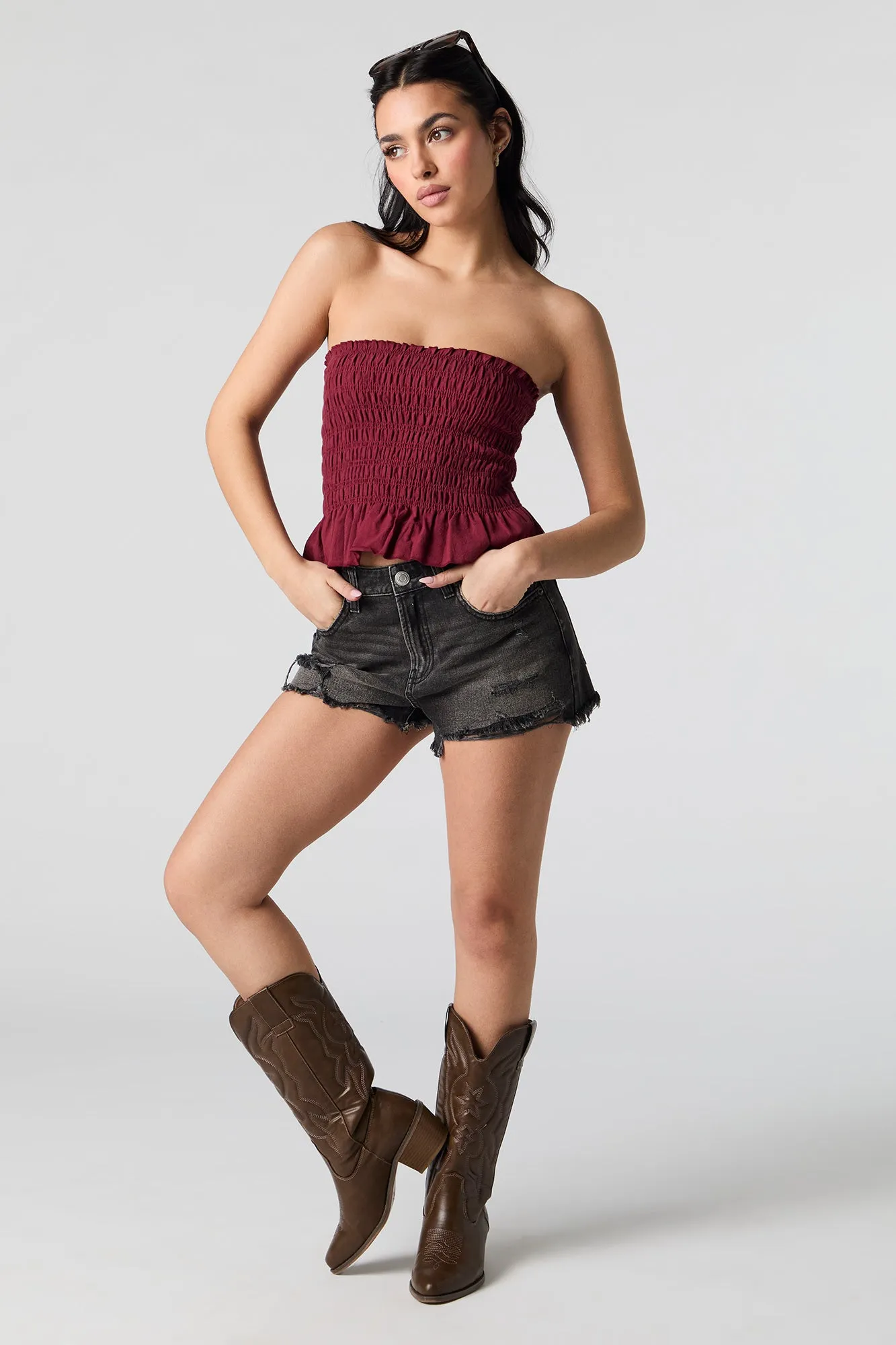 Short en denim d'aspect usé délavé latte noir