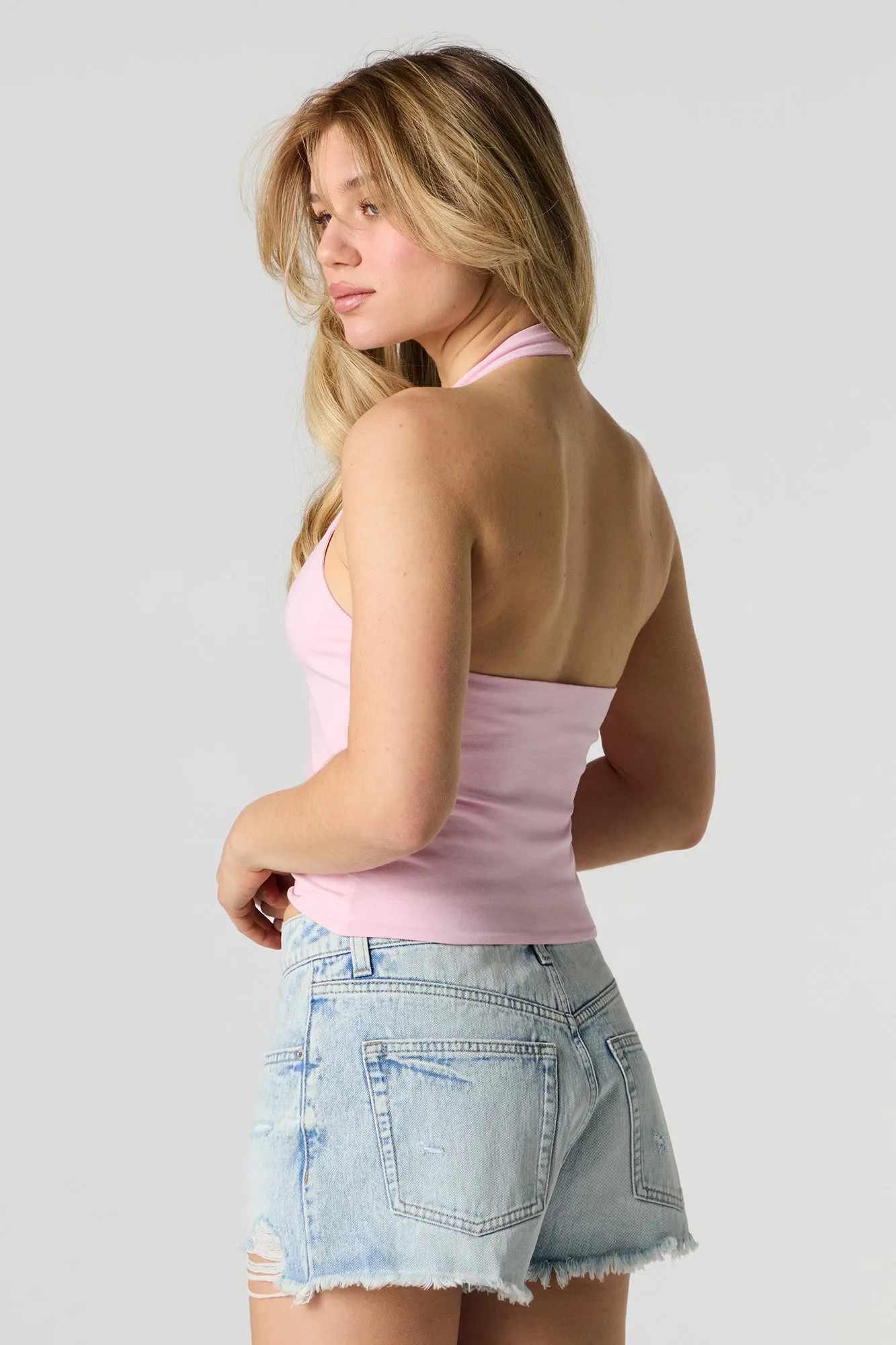 Short en denim d'aspect usé délavé pâle vintage