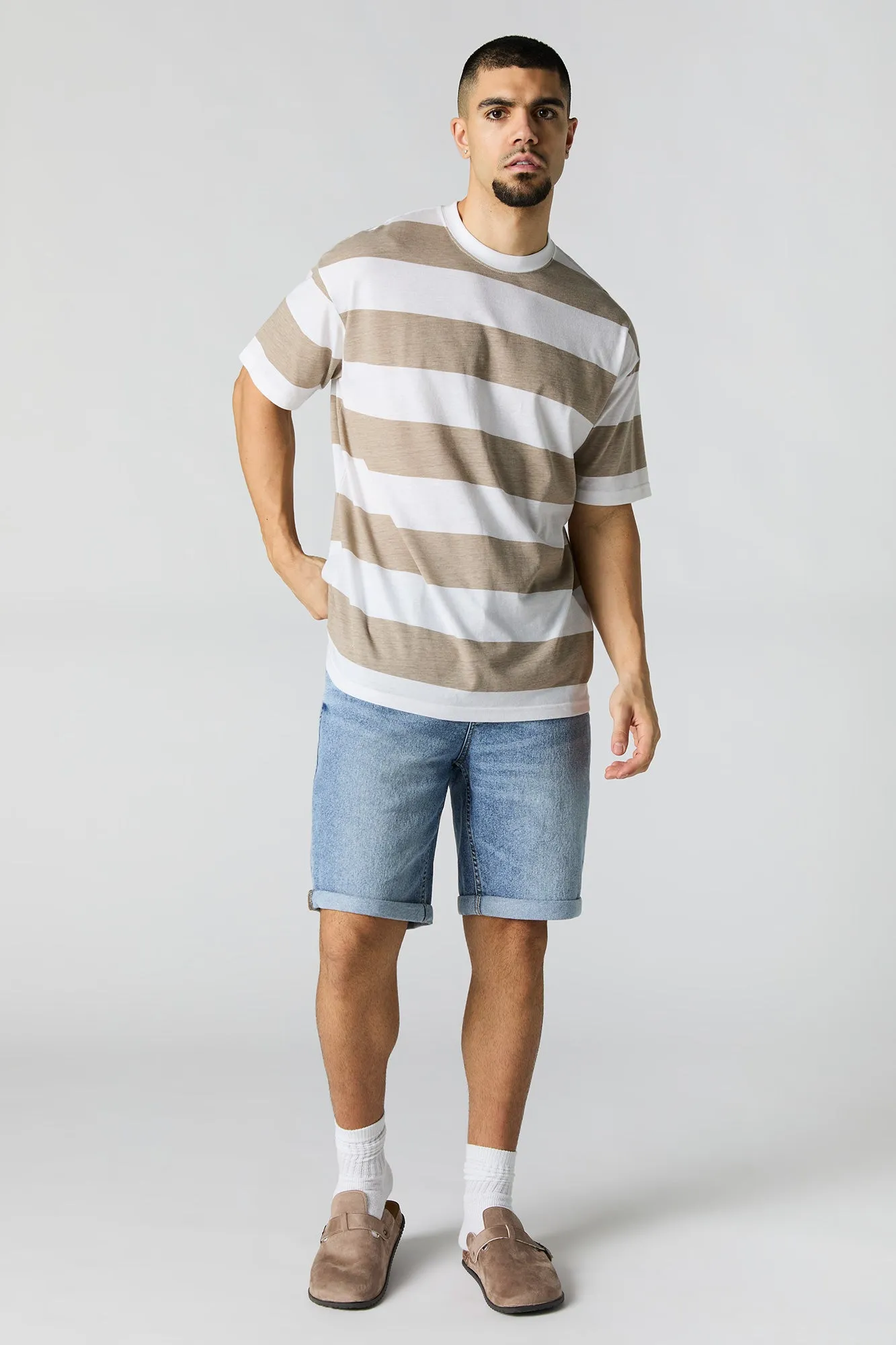 Short en denim extensible avec ourlet roulé