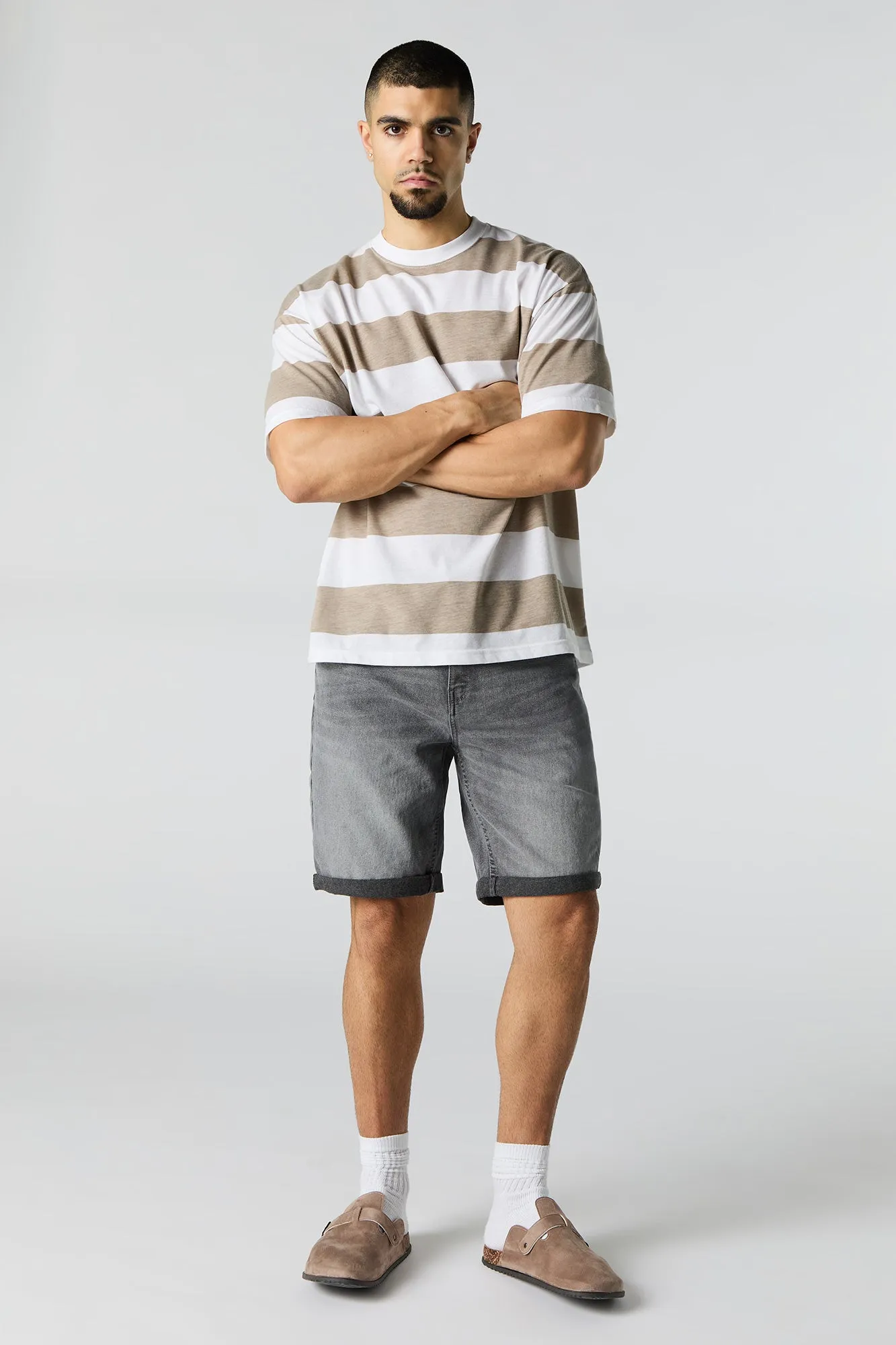 Short en denim extensible avec ourlet roulé