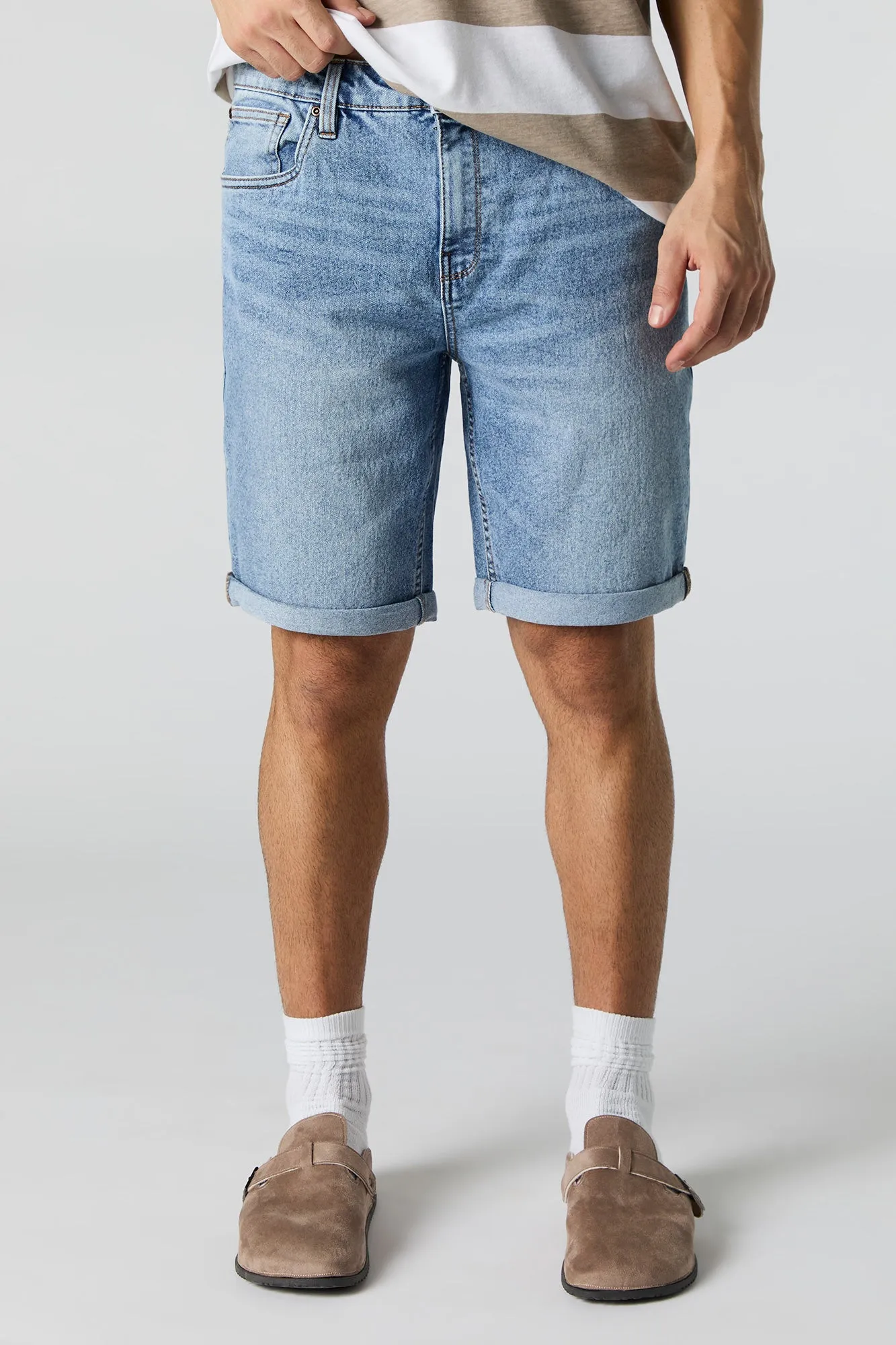 Short en denim extensible avec ourlet roulé
