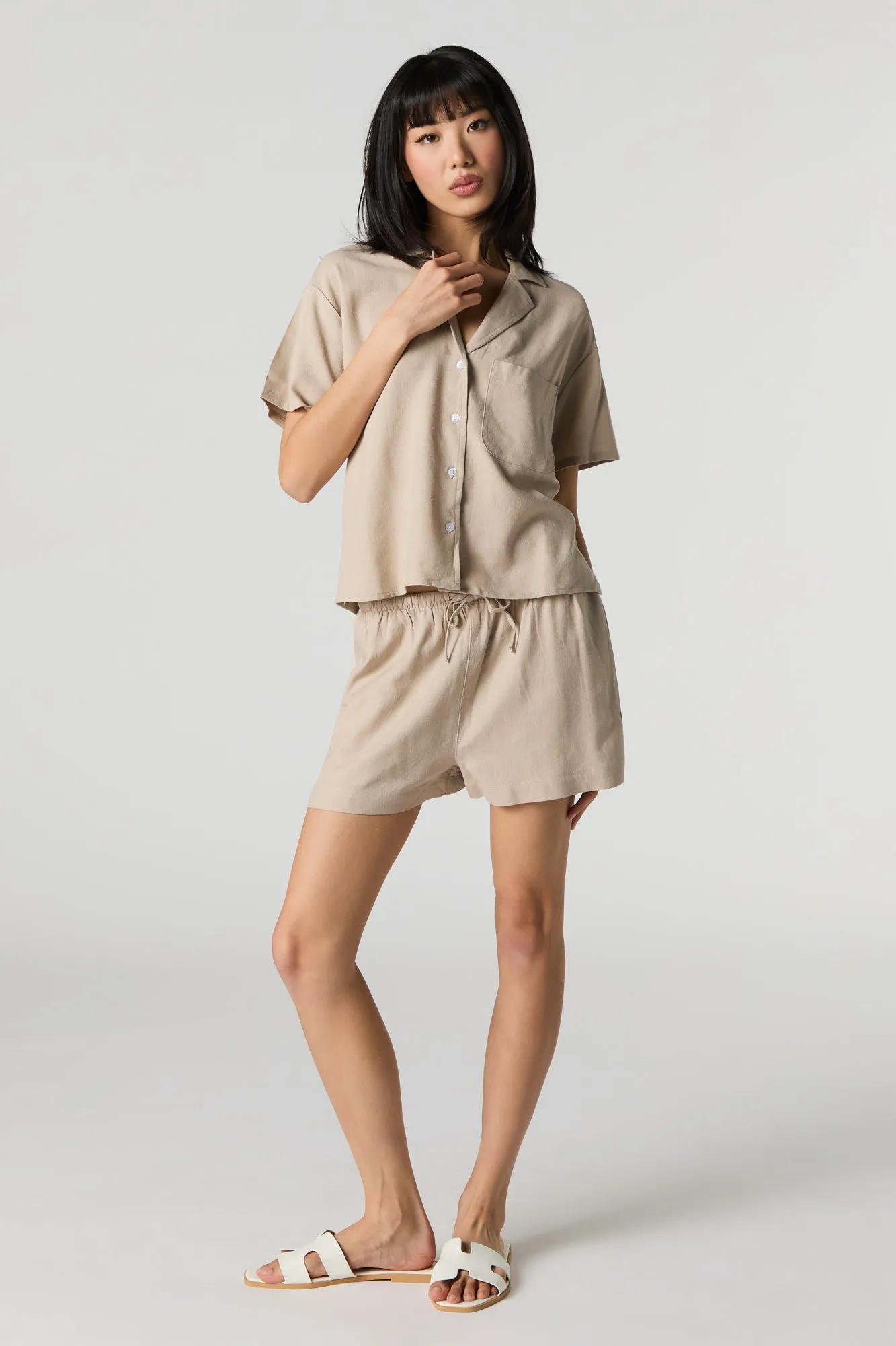 Short en mélange de lin à taille coulissante