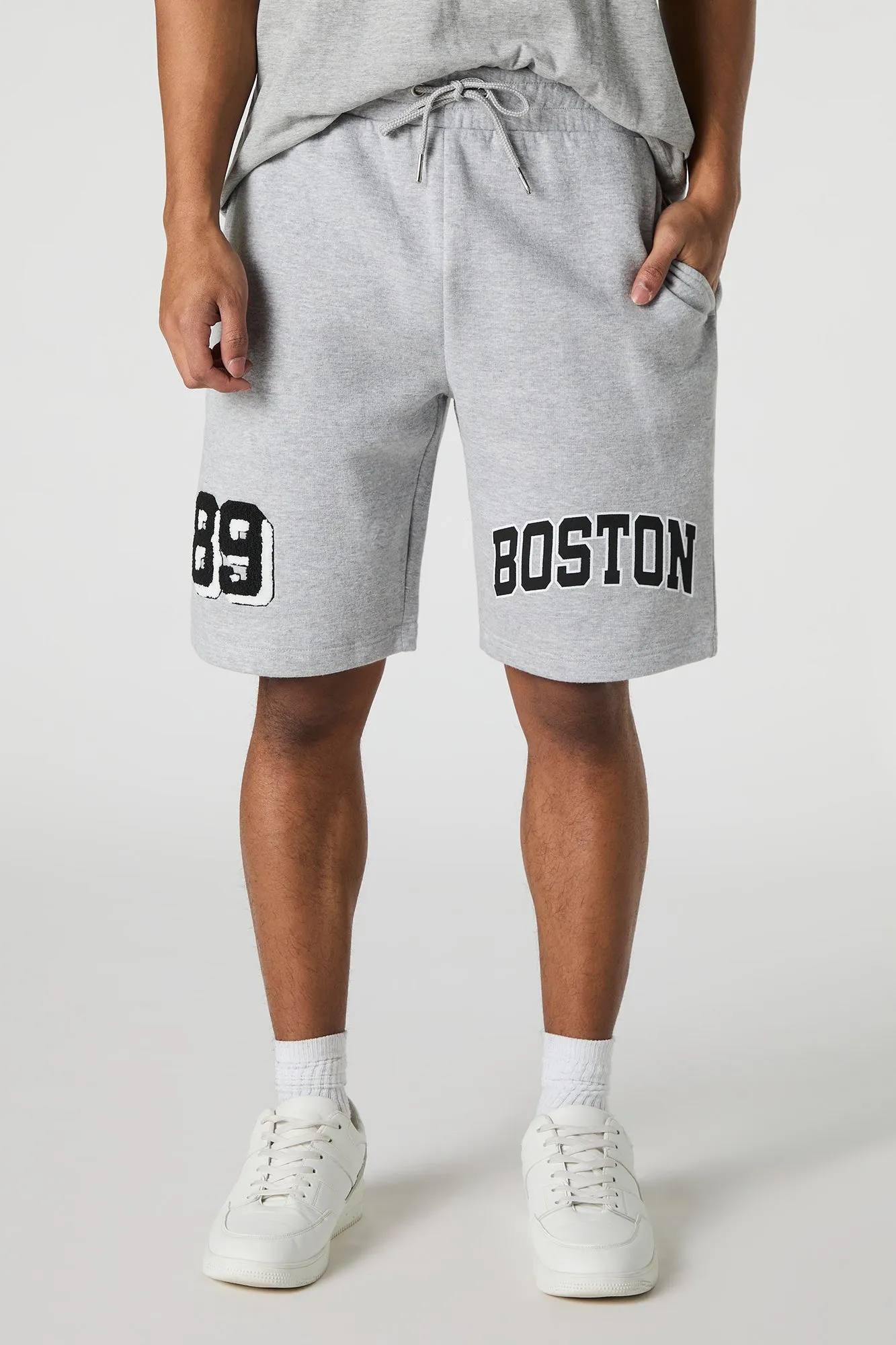Short en molleton avec motif brodé Boston en chenille