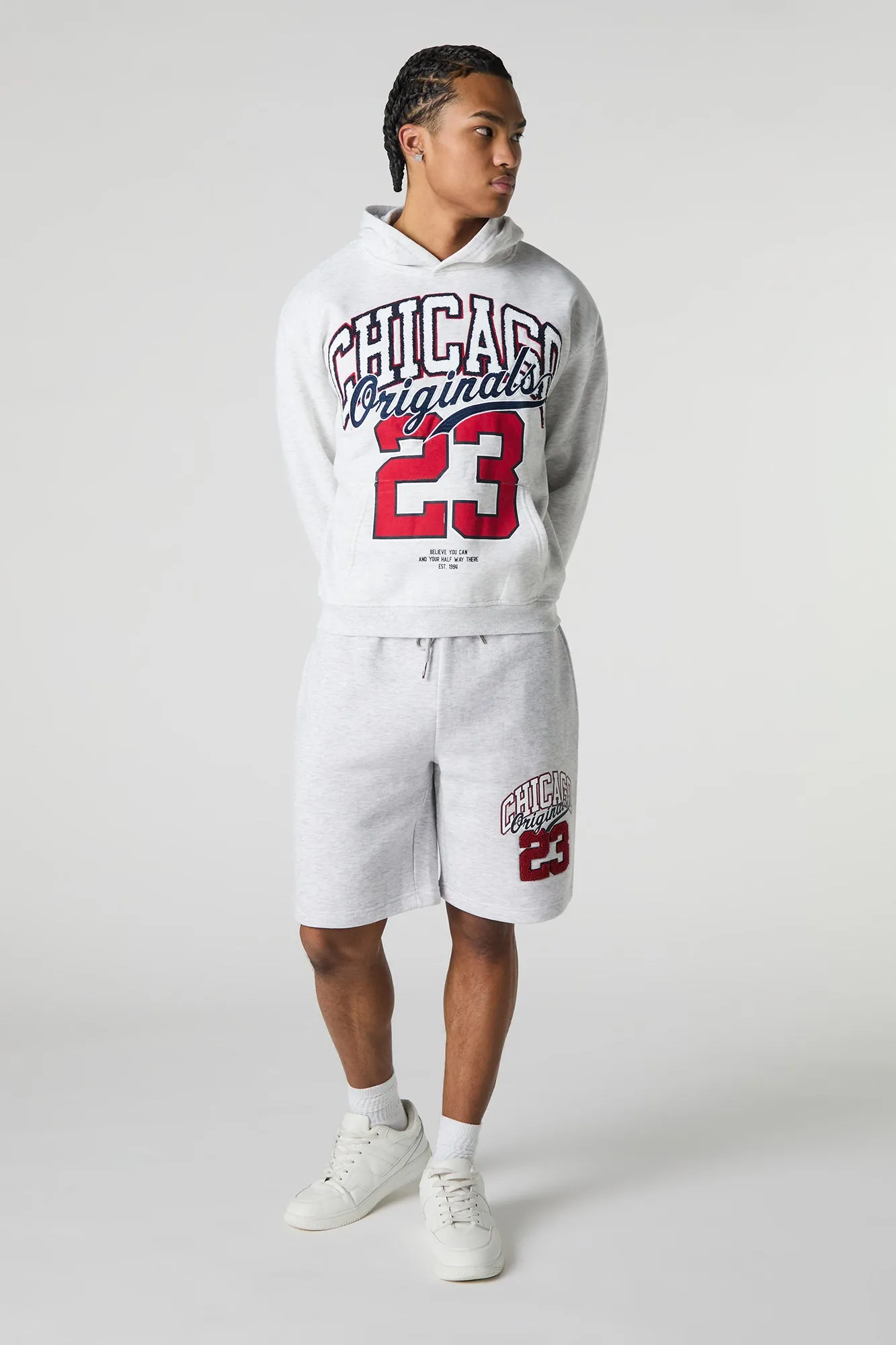 Short en molleton avec motif brodé Chicago en chenille