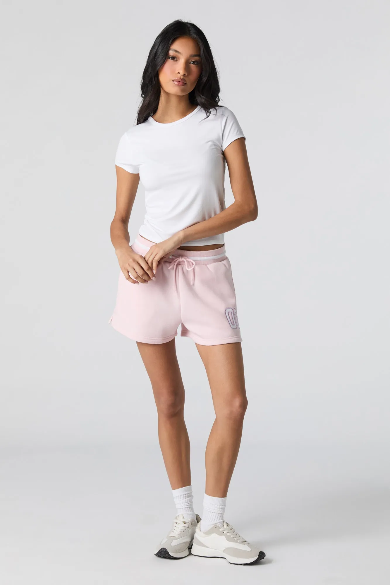 Short en molleton avec motif brodé à taille coulissante