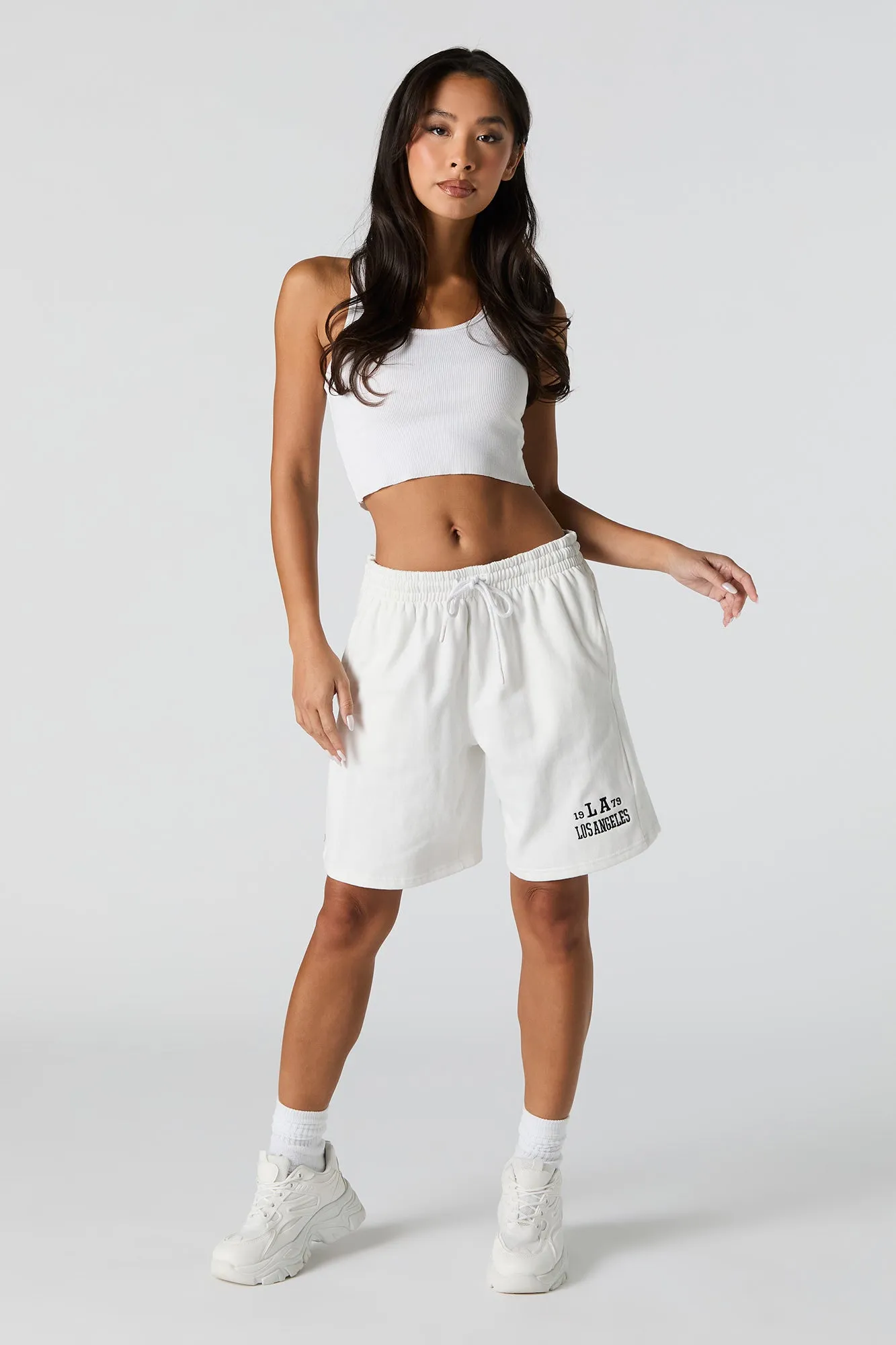 Short en molleton avec motif brodé