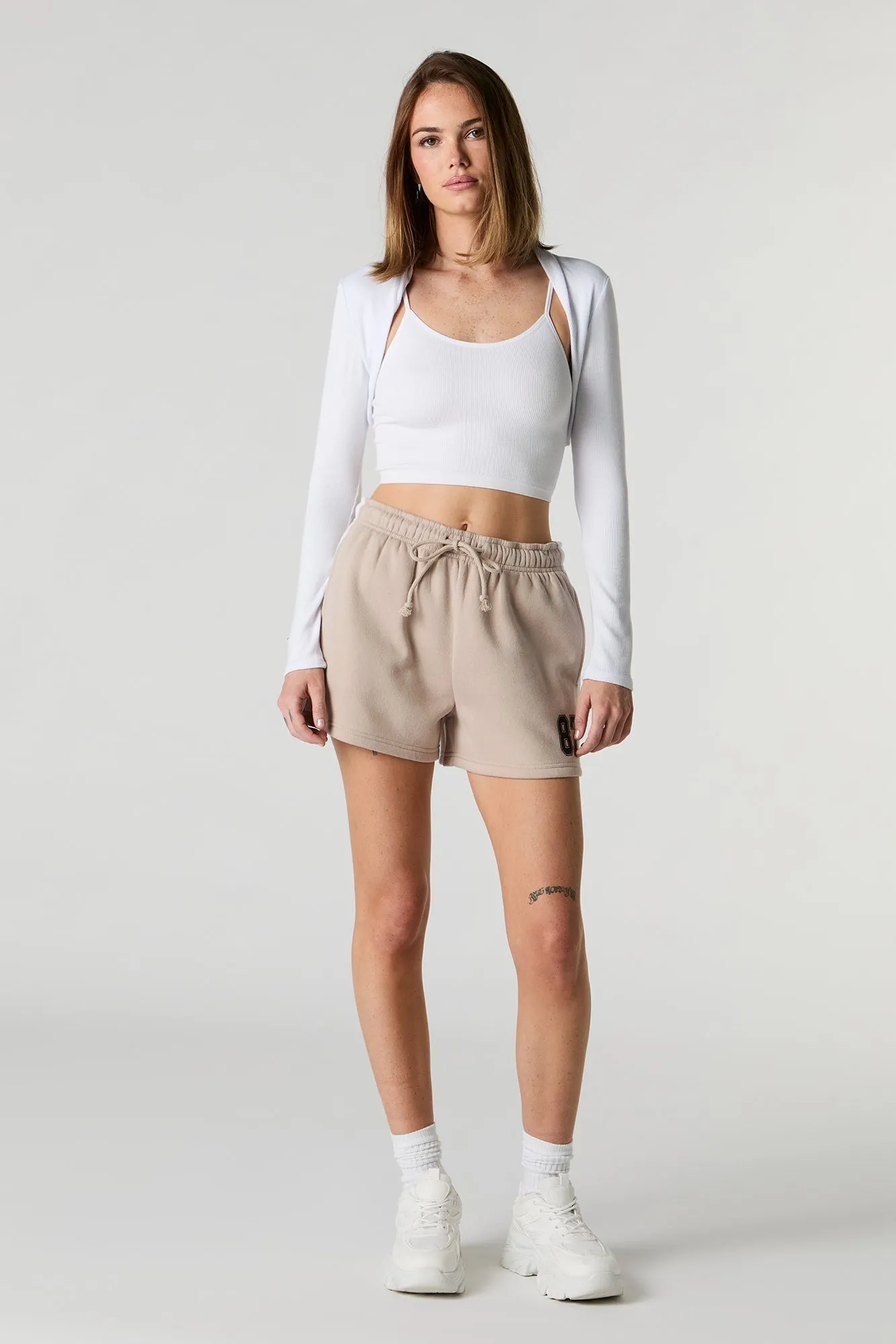 Short en molleton imprimé avec rayures latérales