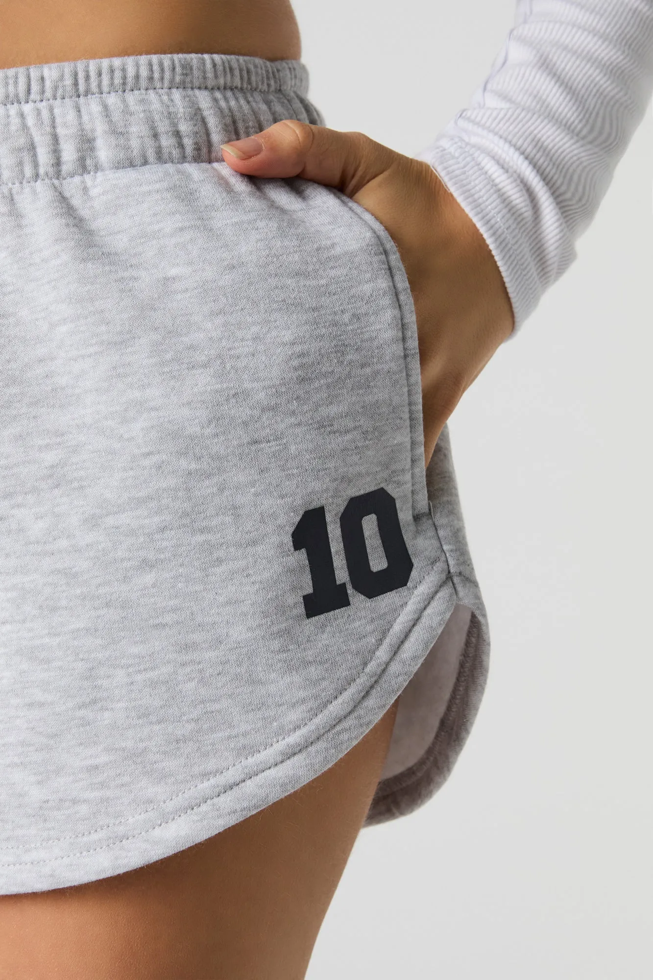 Short en molleton imprimé avec taille coulissante