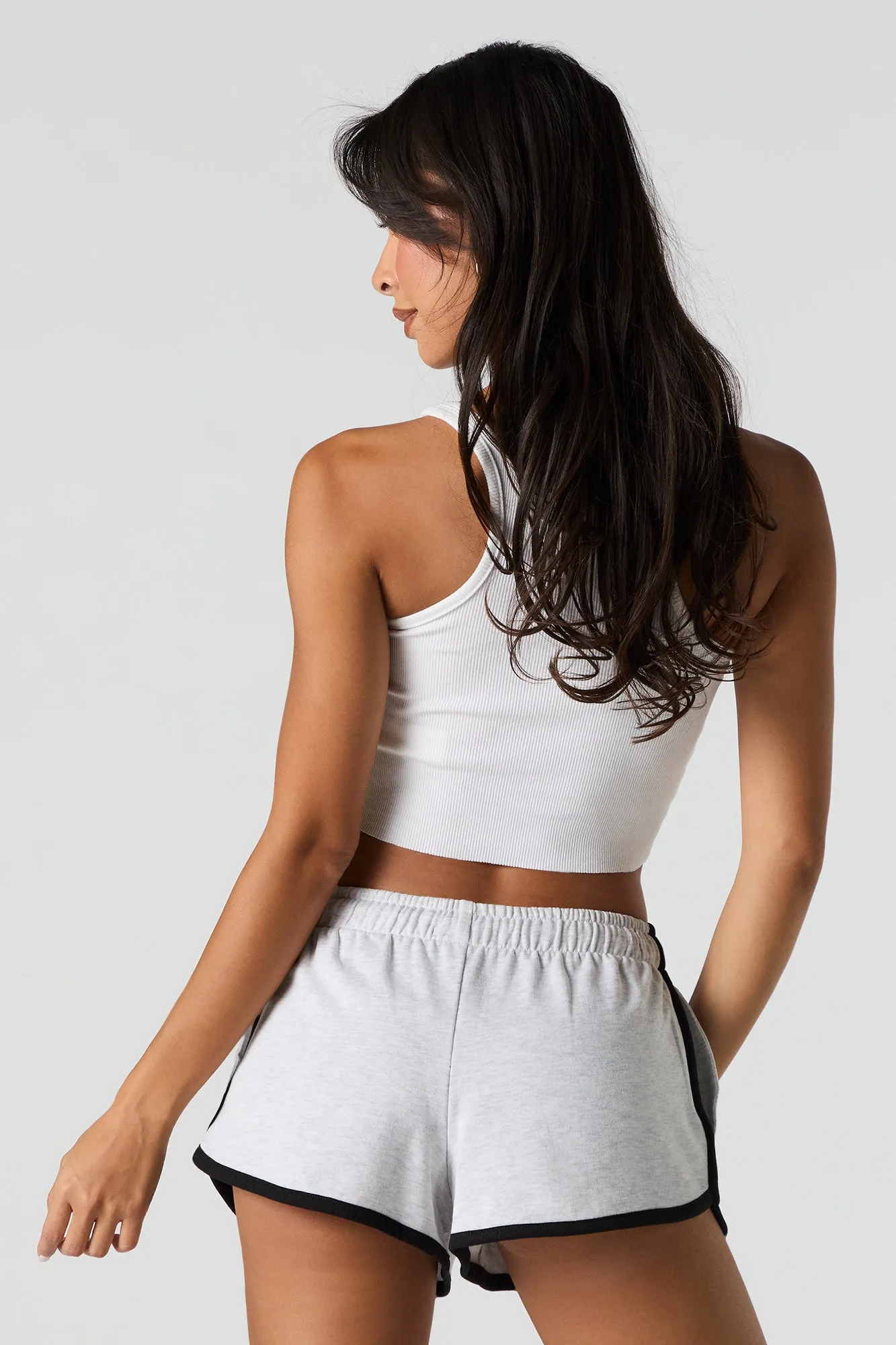 Short en tissu bouclette avec ourlet arrondi