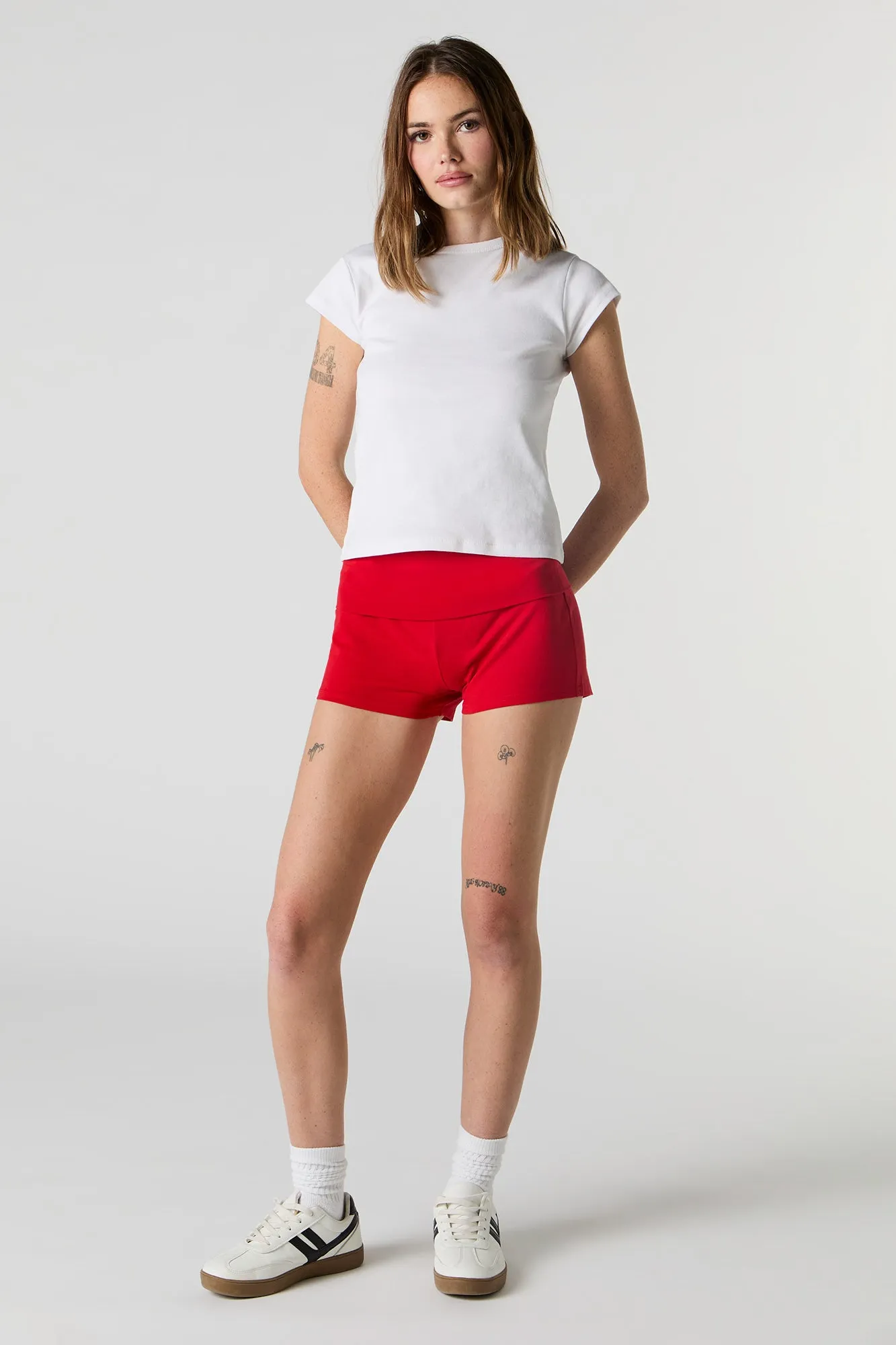 Short imprimé avec bande de taille repliée