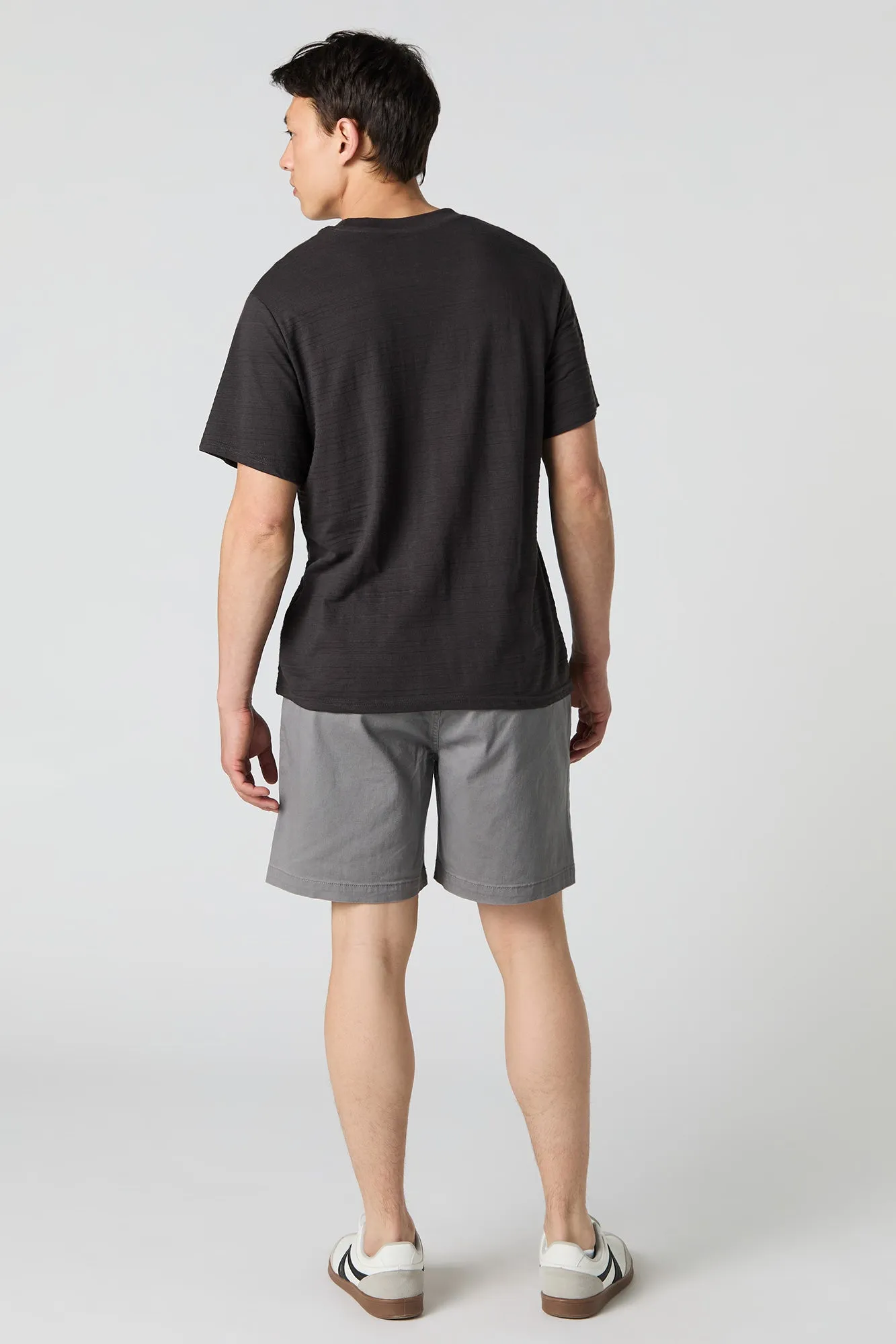 Short mi-long à taille coulissante