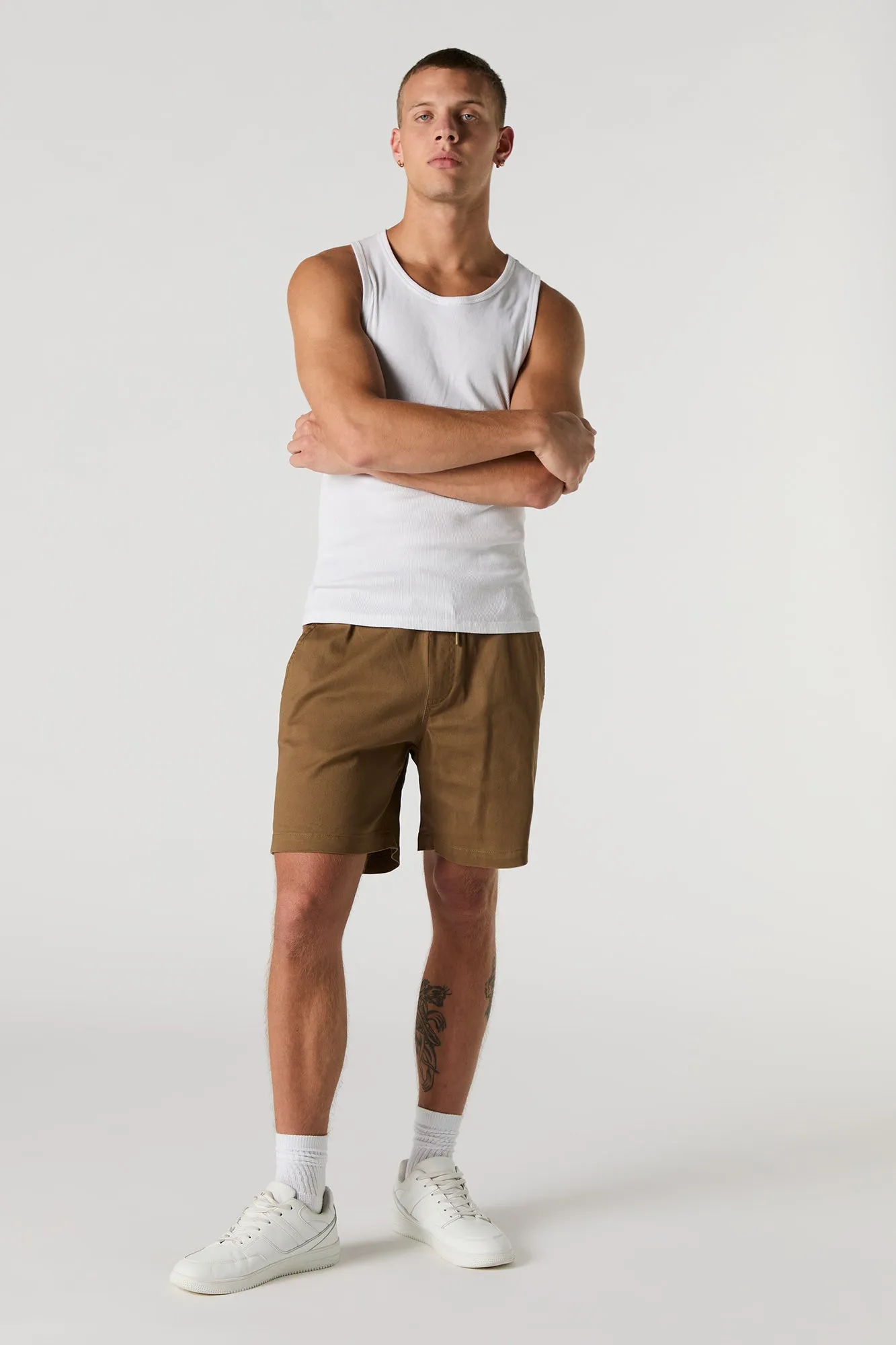 Short mi-long à taille coulissante