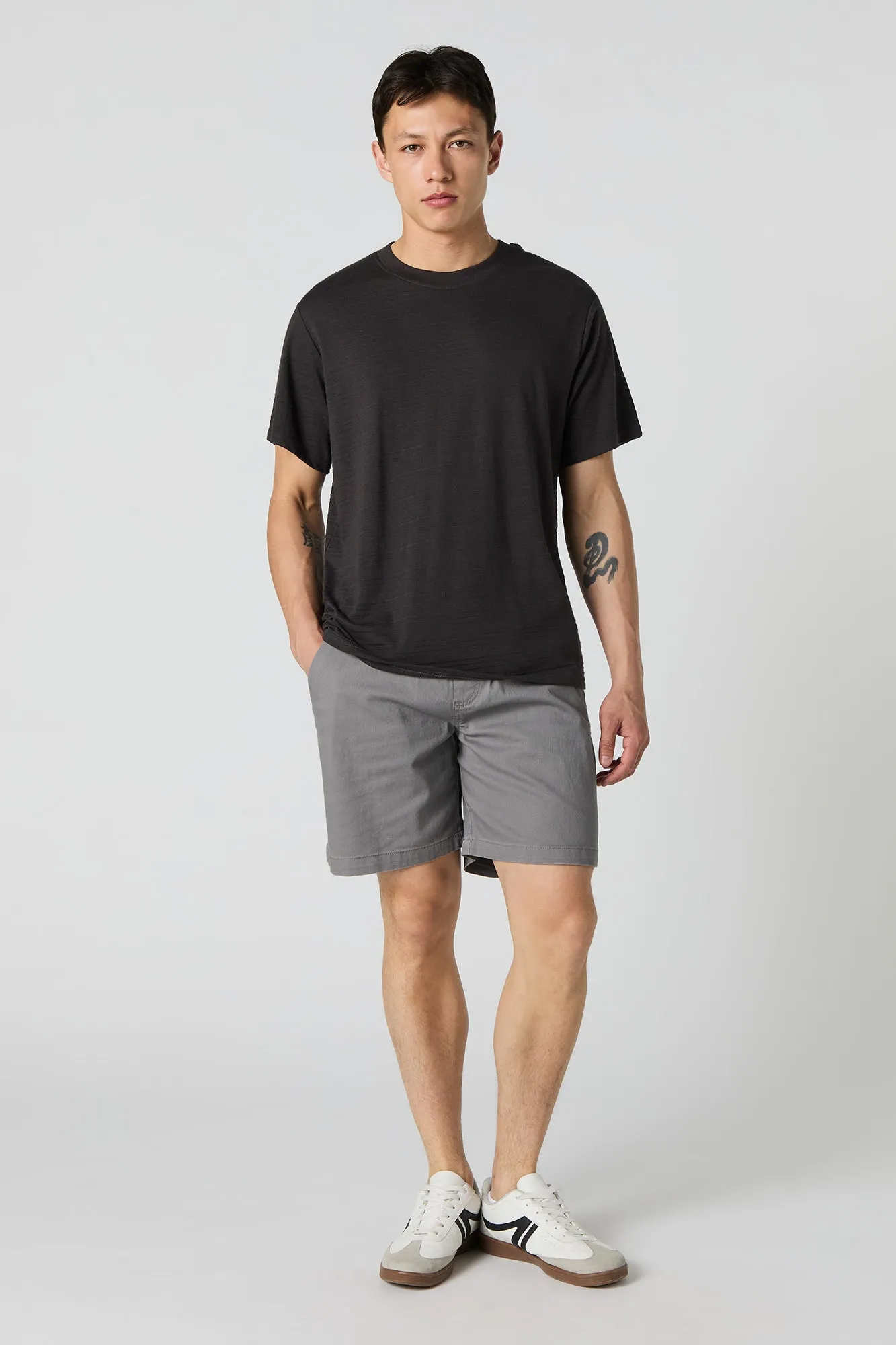 Short mi-long à taille coulissante