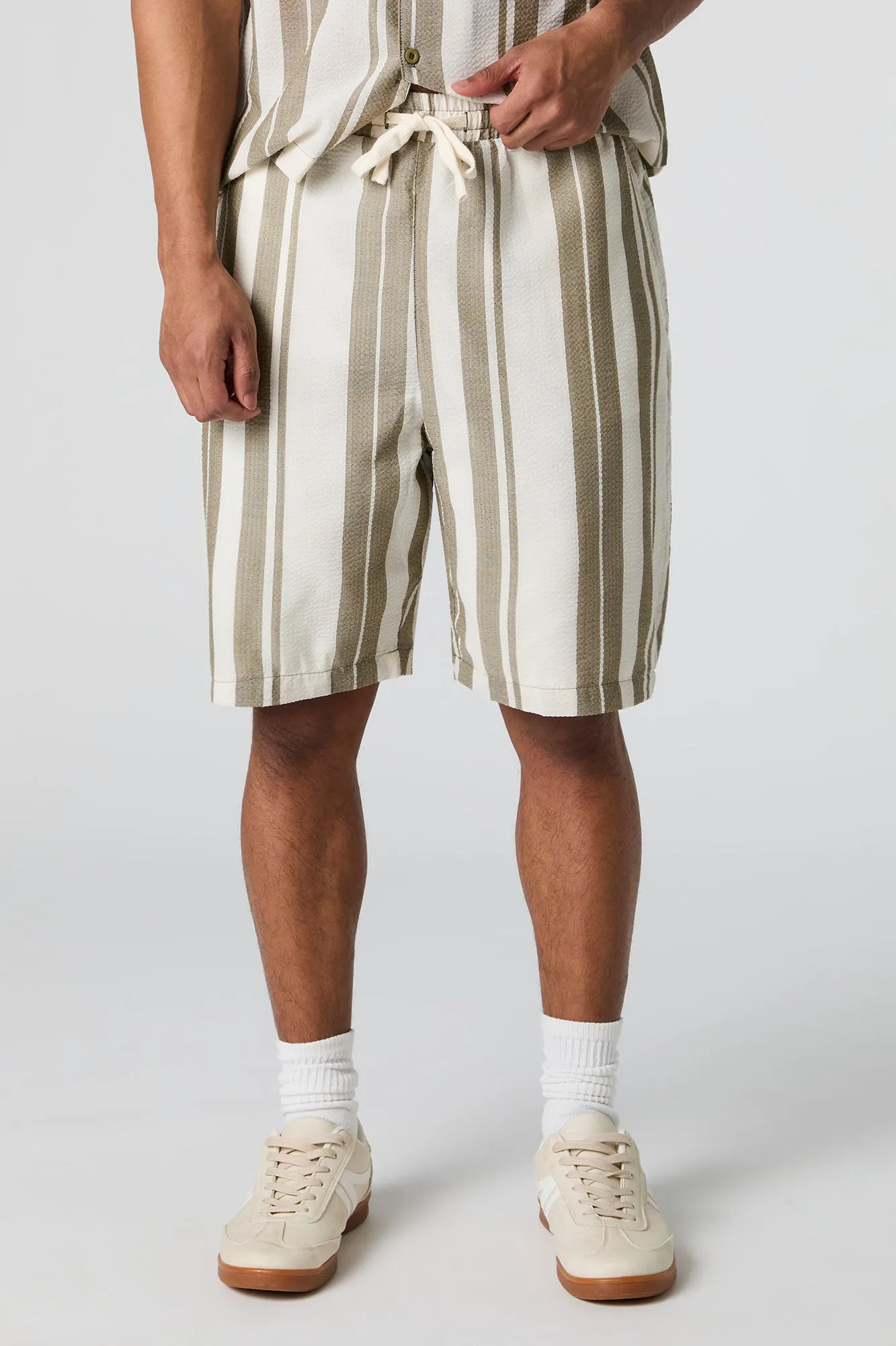 Short rayé à taille coulissante