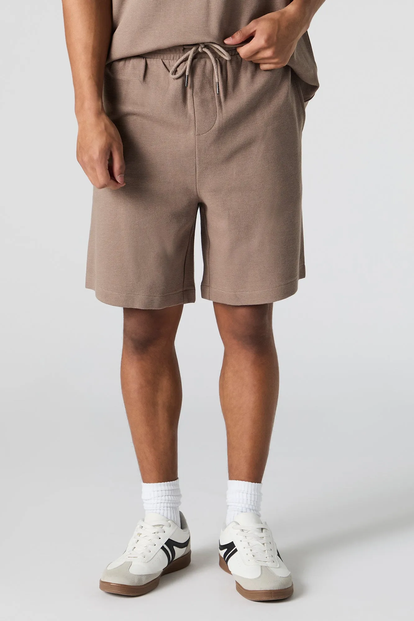 Short texturé à taille coulissante