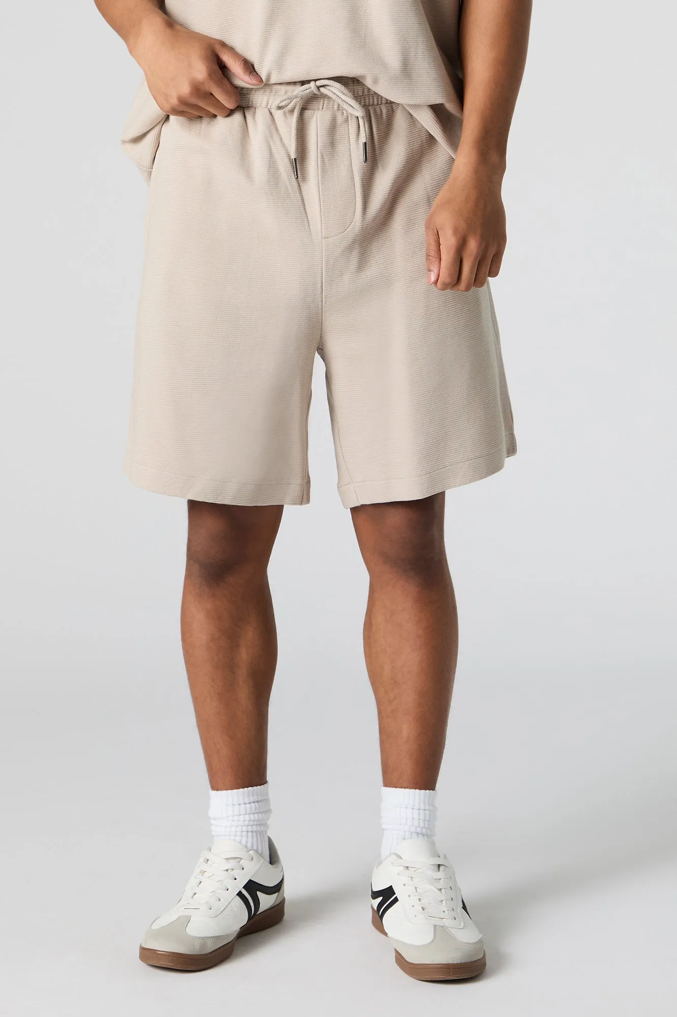 Short texturé à taille coulissante