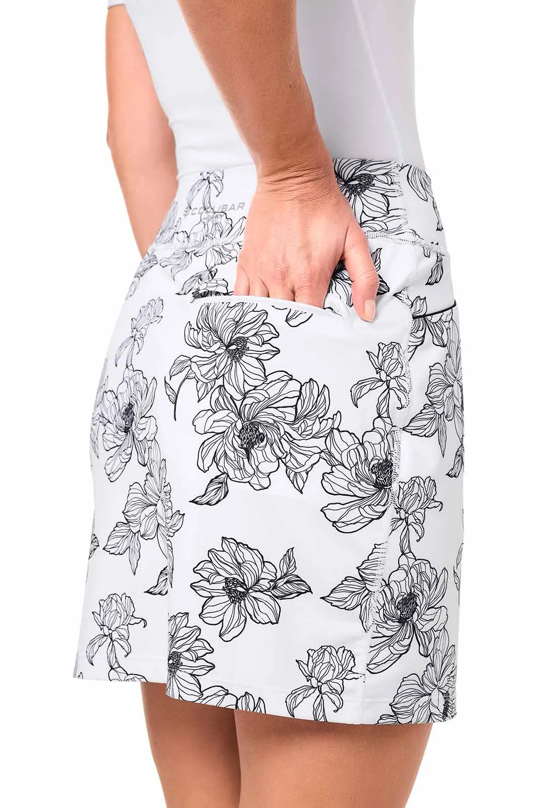 Women's Corta Performance Skort | White/Black Perfect Peony